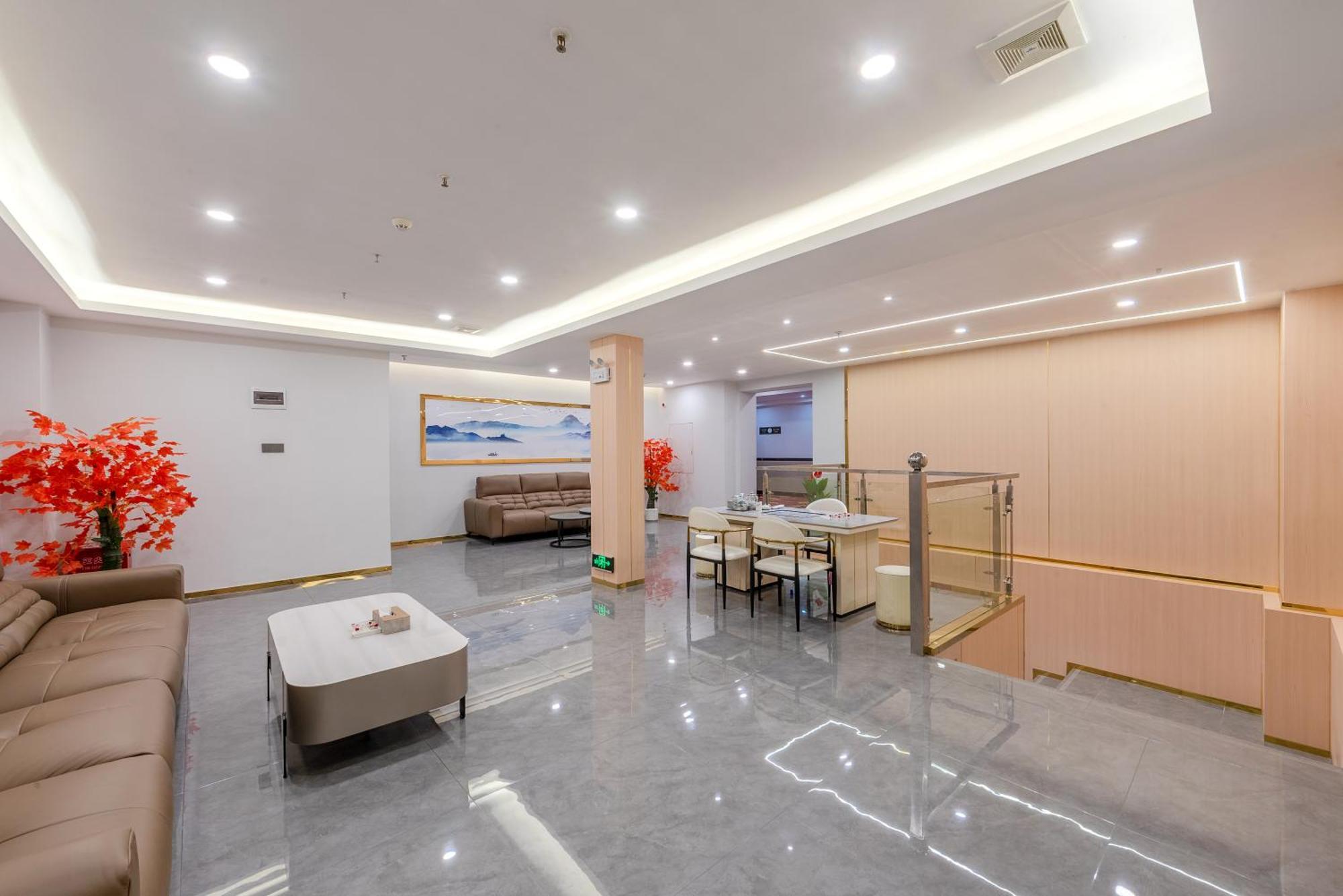 Huahang Hotel - Guangzhou Baiyun International Airport - Free Airport Shuttle Bus Екстериор снимка