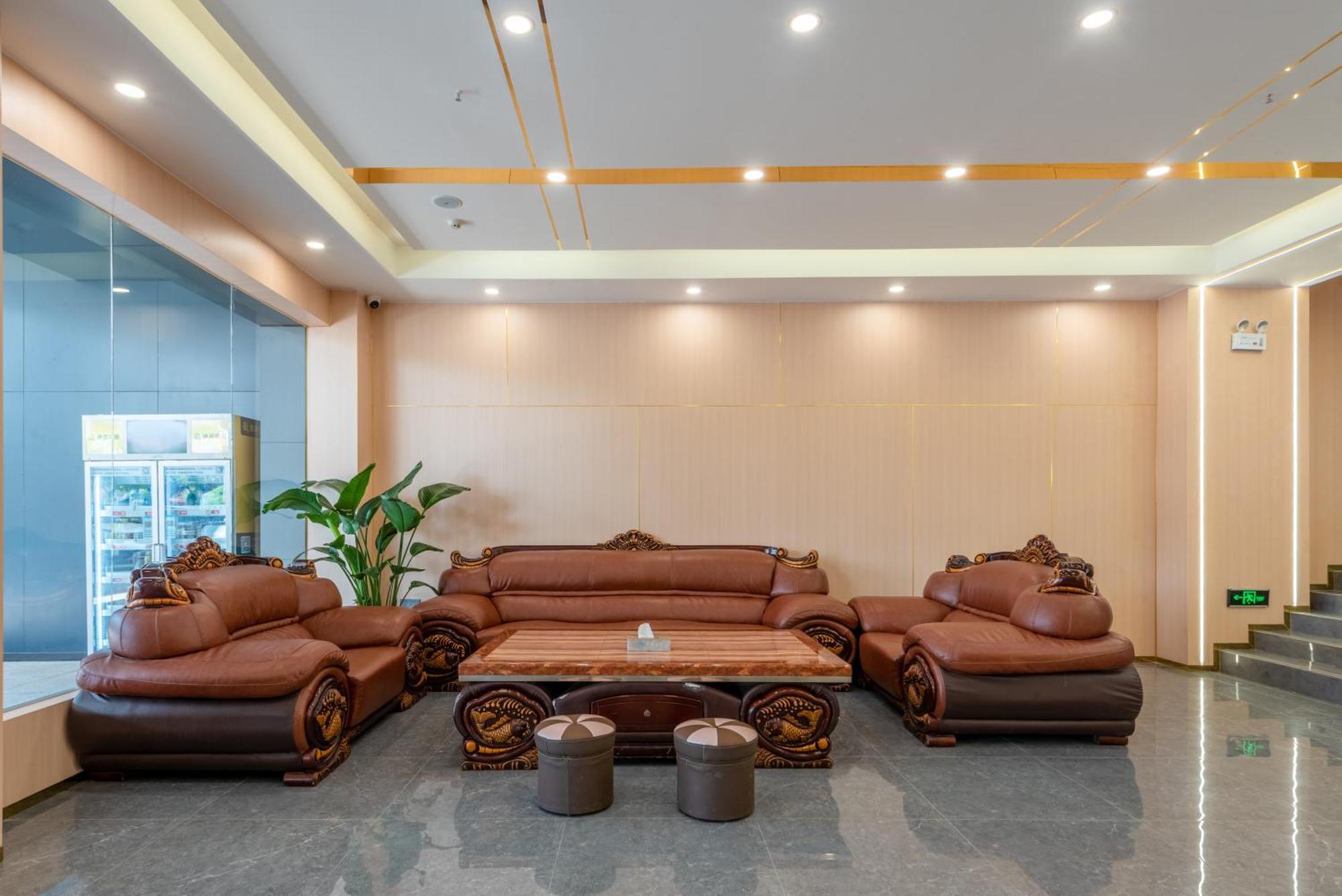 Huahang Hotel - Guangzhou Baiyun International Airport - Free Airport Shuttle Bus Екстериор снимка