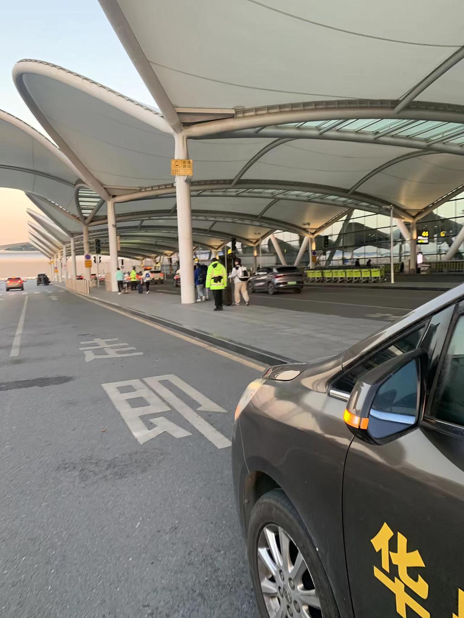 Huahang Hotel - Guangzhou Baiyun International Airport - Free Airport Shuttle Bus Екстериор снимка