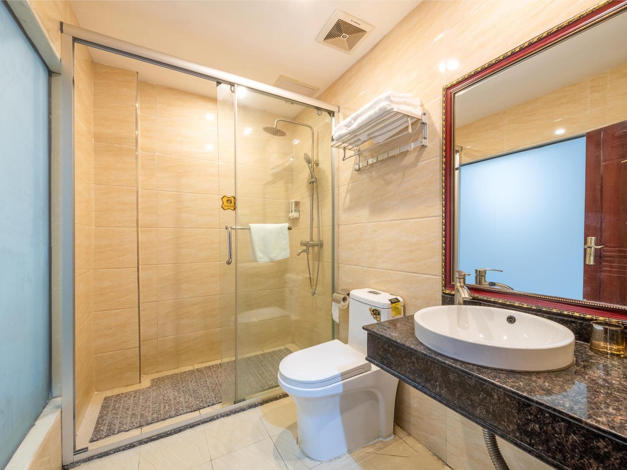 Huahang Hotel - Guangzhou Baiyun International Airport - Free Airport Shuttle Bus Екстериор снимка
